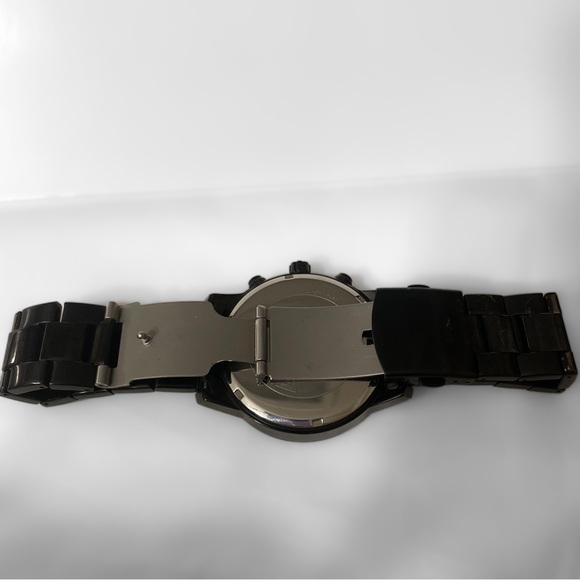 Guess Watch Men’s Chronograph 5ATM Black and Silver - Picture 9 of 9